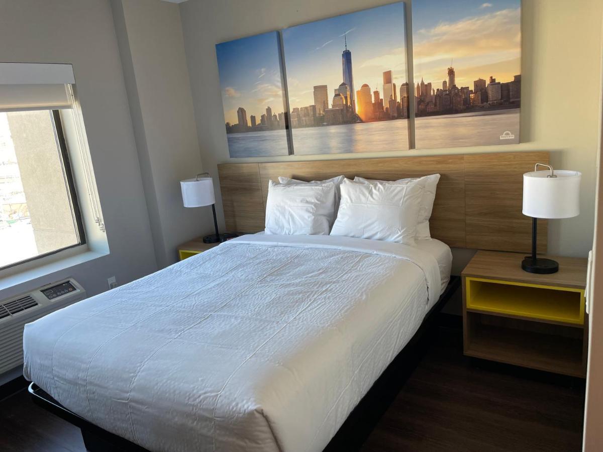 Days Inn & Suites By Wyndham Jamaica Jfk Airport New York Exterior foto
