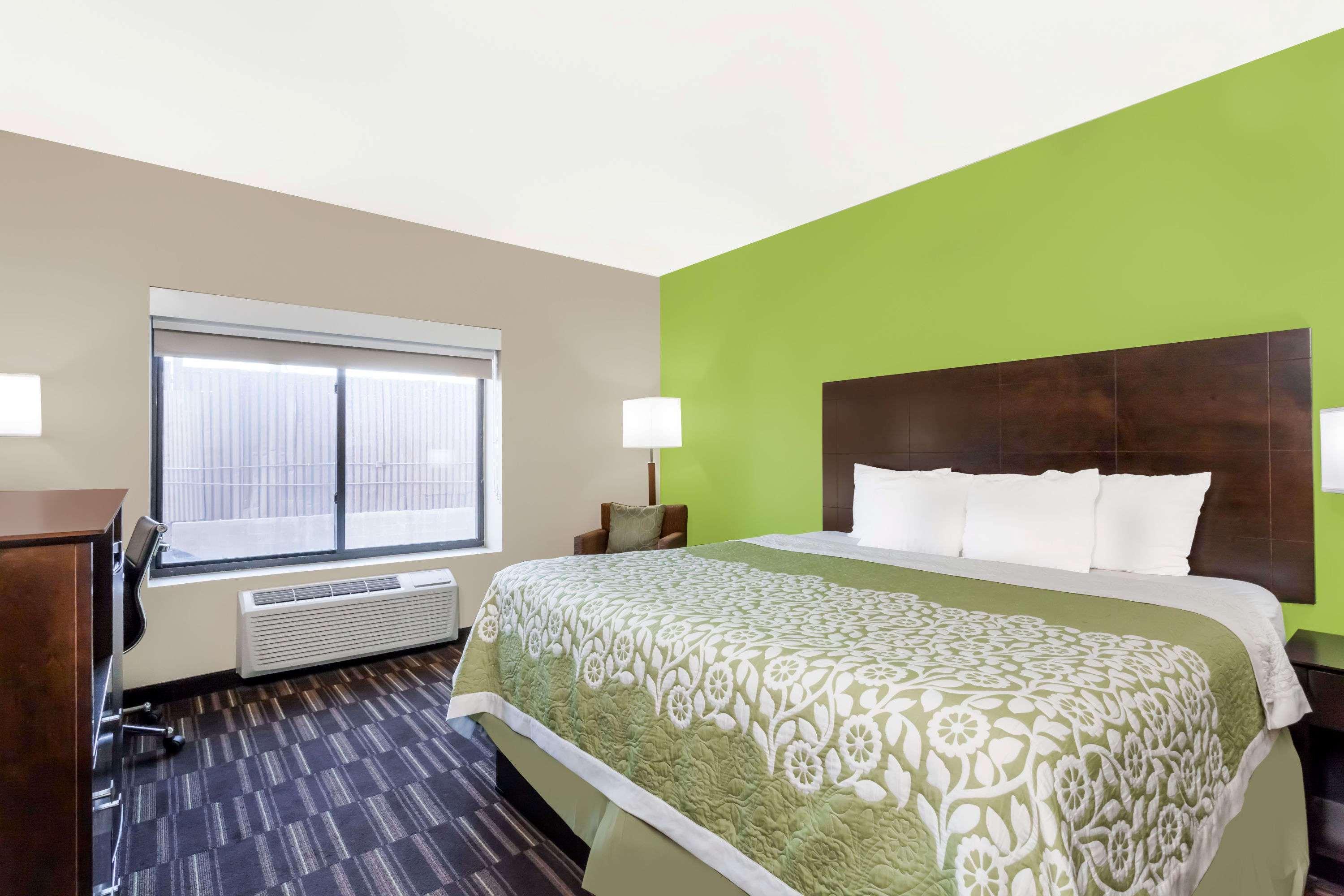Days Inn & Suites By Wyndham Jamaica Jfk Airport New York Exterior foto